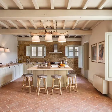 Отель Castelfalfi 5*