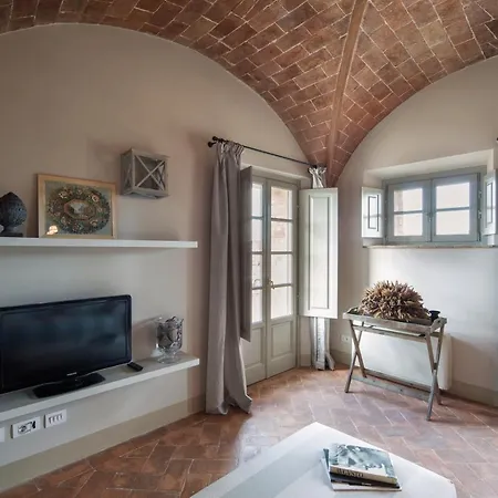 Отель Castelfalfi 5*